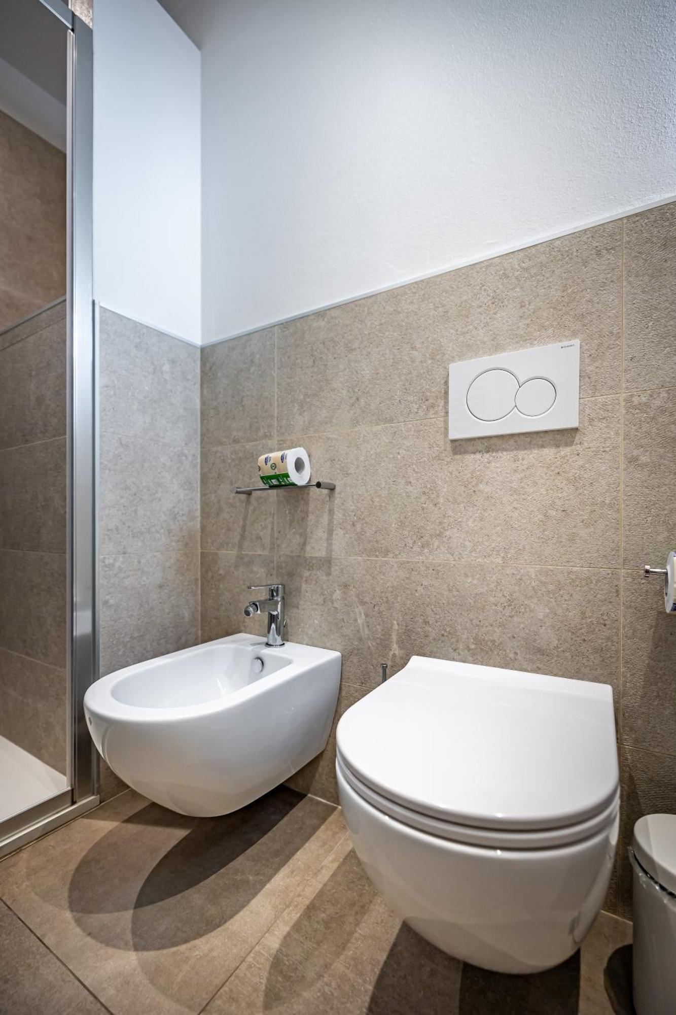 Roommo Via Dei Pilastri Giada Florencia Exterior foto